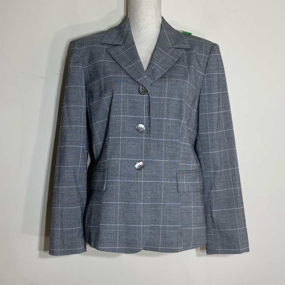 LeSuit suit it 14 petite three button blazer
